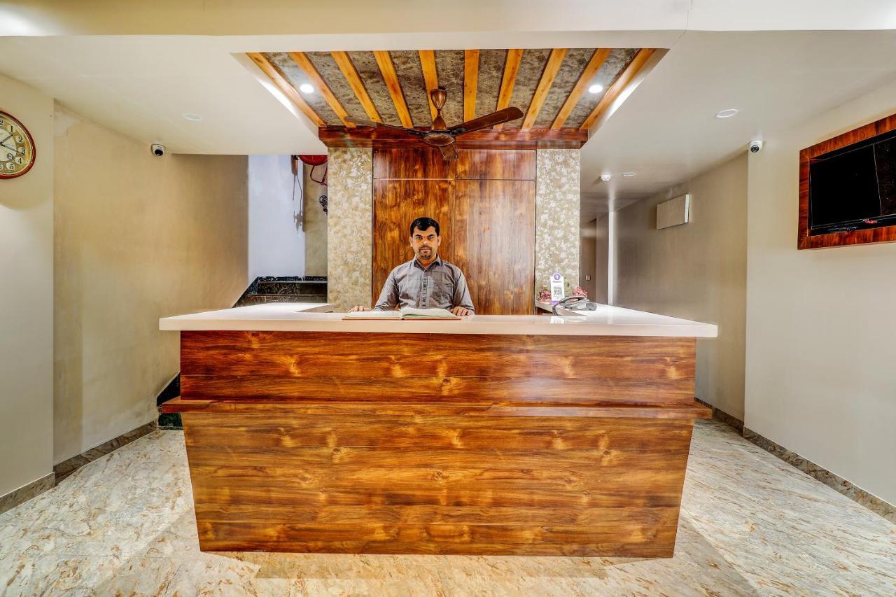 Hotel Apratim Lodging & Boarding Ulhasnagar Экстерьер фото