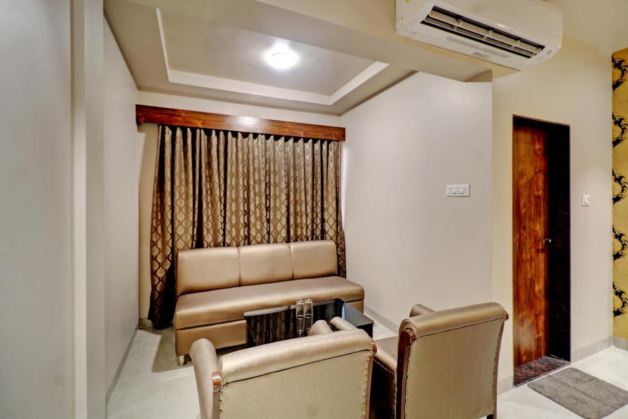 Hotel Apratim Lodging & Boarding Ulhasnagar Экстерьер фото