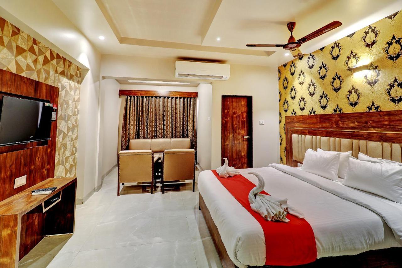 Hotel Apratim Lodging & Boarding Ulhasnagar Экстерьер фото