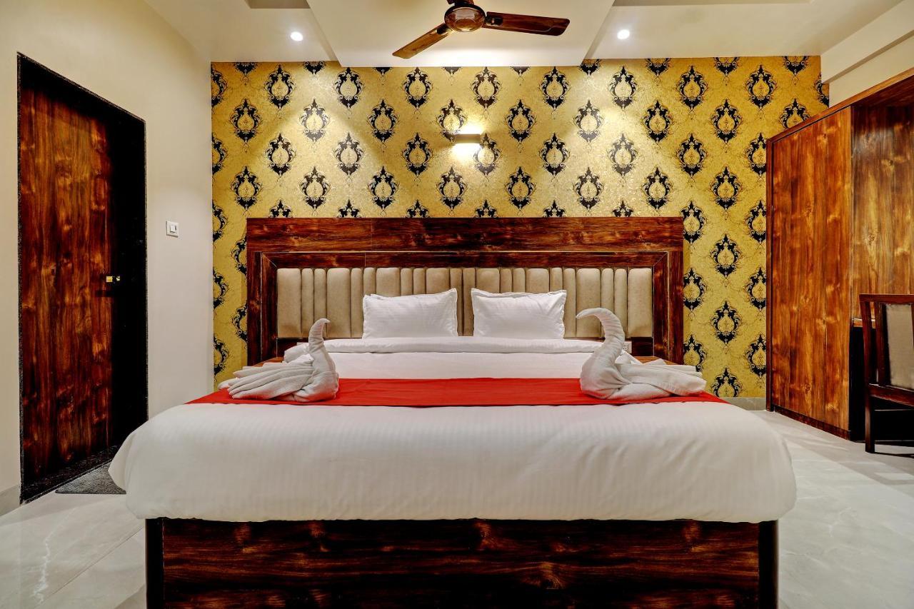 Hotel Apratim Lodging & Boarding Ulhasnagar Экстерьер фото