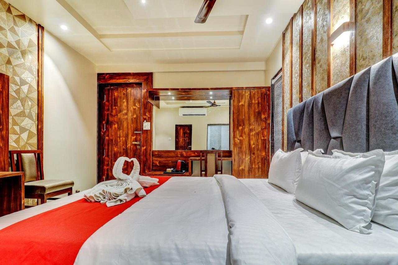 Hotel Apratim Lodging & Boarding Ulhasnagar Экстерьер фото