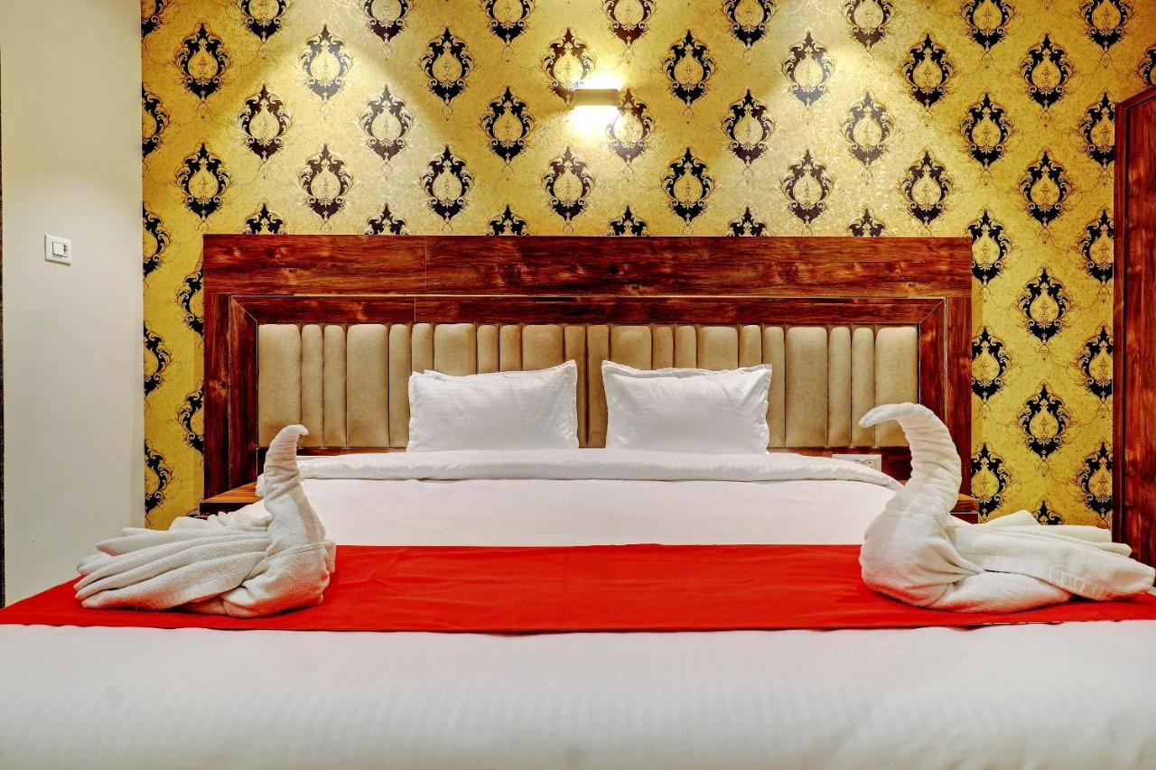 Hotel Apratim Lodging & Boarding Ulhasnagar Экстерьер фото